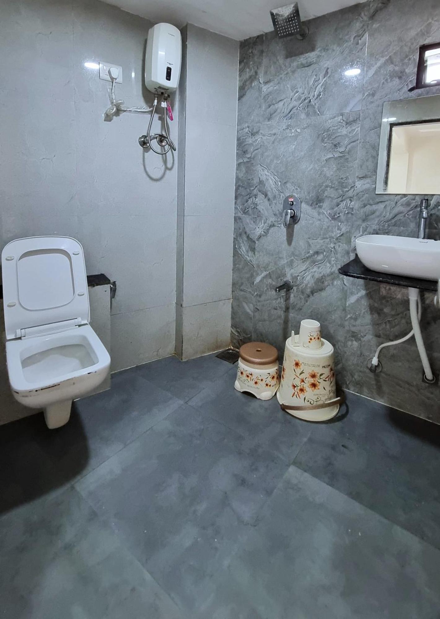 Hotel Green Tree Ahmedabad Eksteriør billede