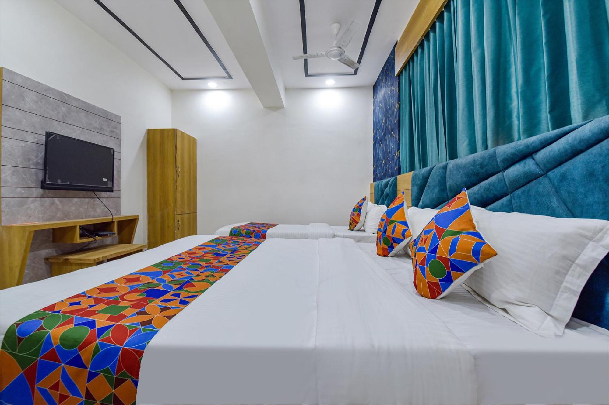 Hotel Green Tree Ahmedabad Eksteriør billede