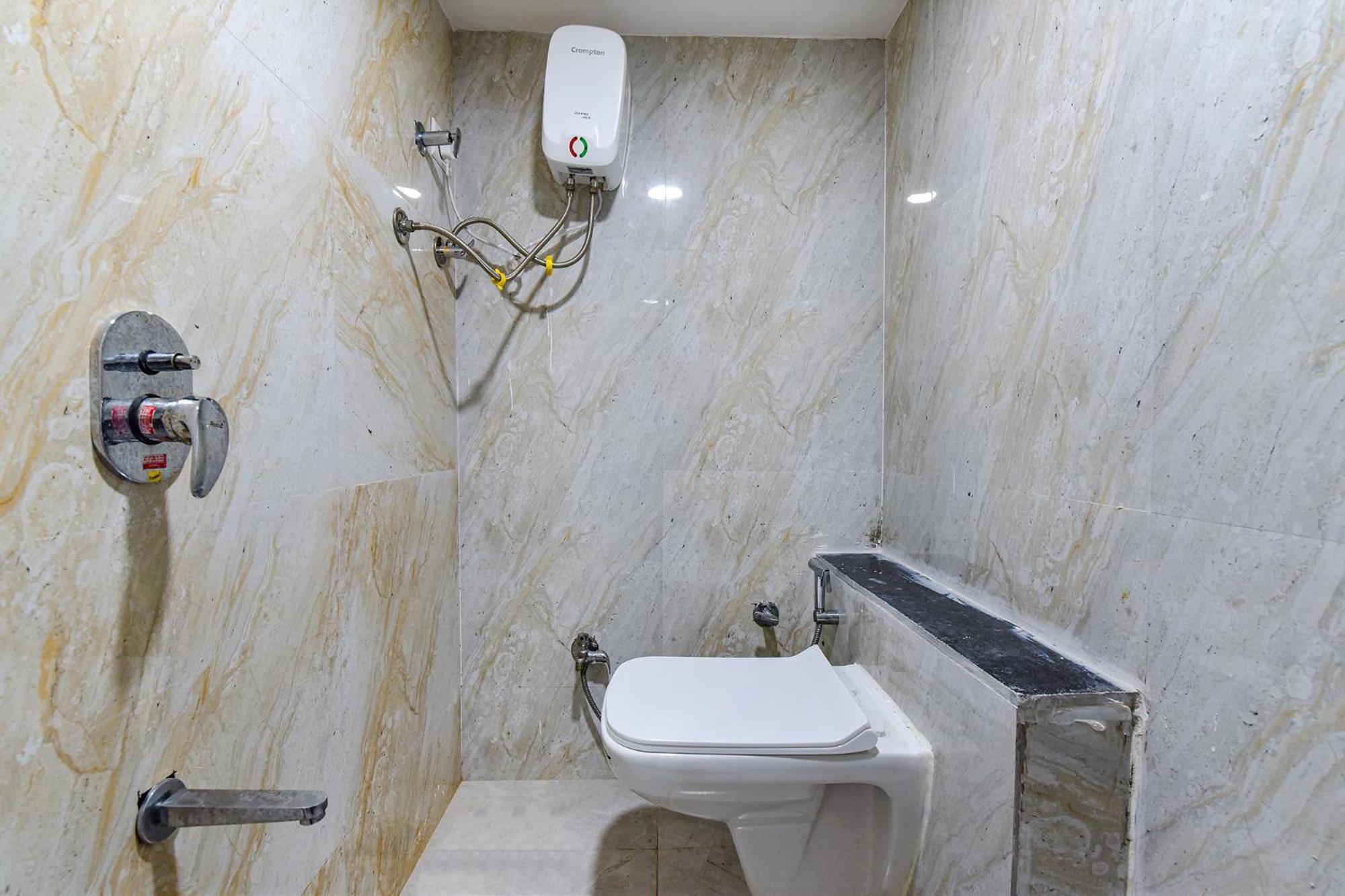 Hotel Green Tree Ahmedabad Eksteriør billede